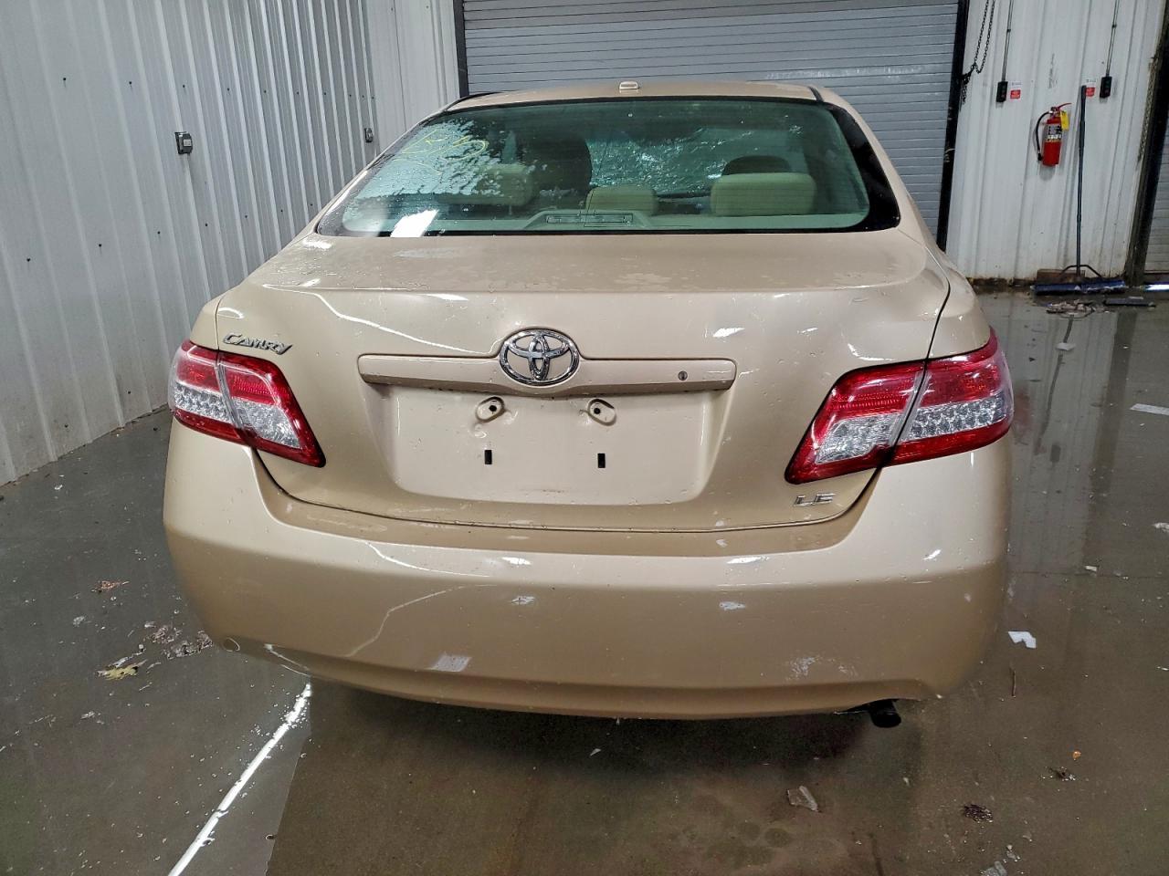 2011 TOYOTA CAMRY