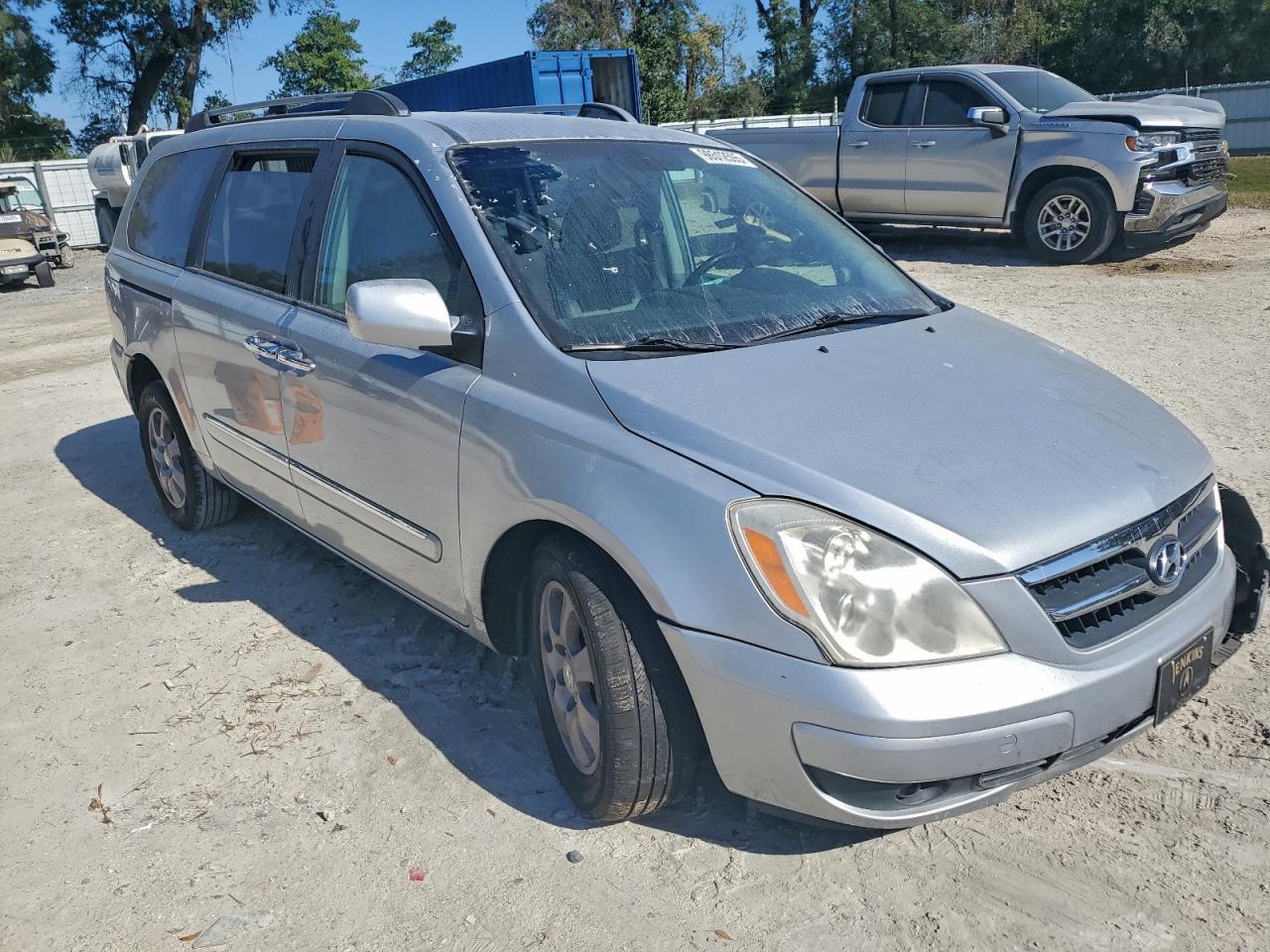 2007 HYUNDAI Entourage