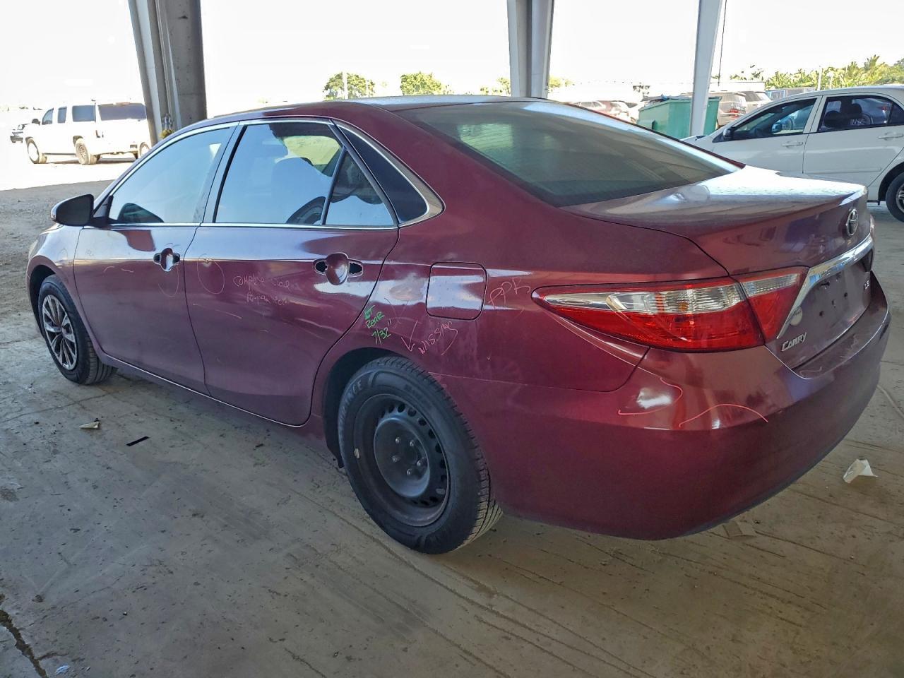 2016 TOYOTA CAMRY