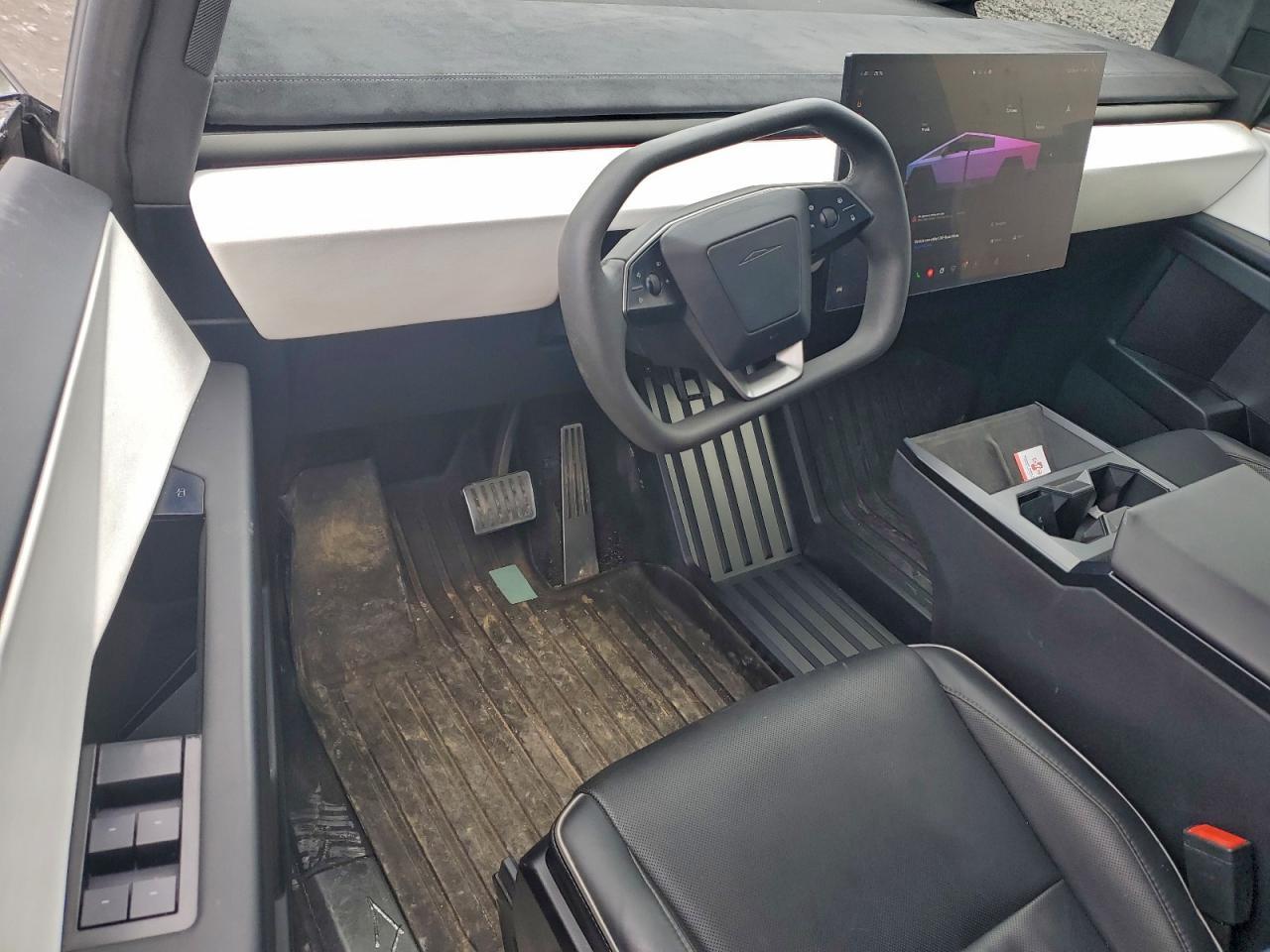 2024 TESLA Cybertruck