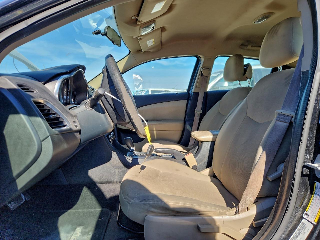 2013 DODGE Avenger
