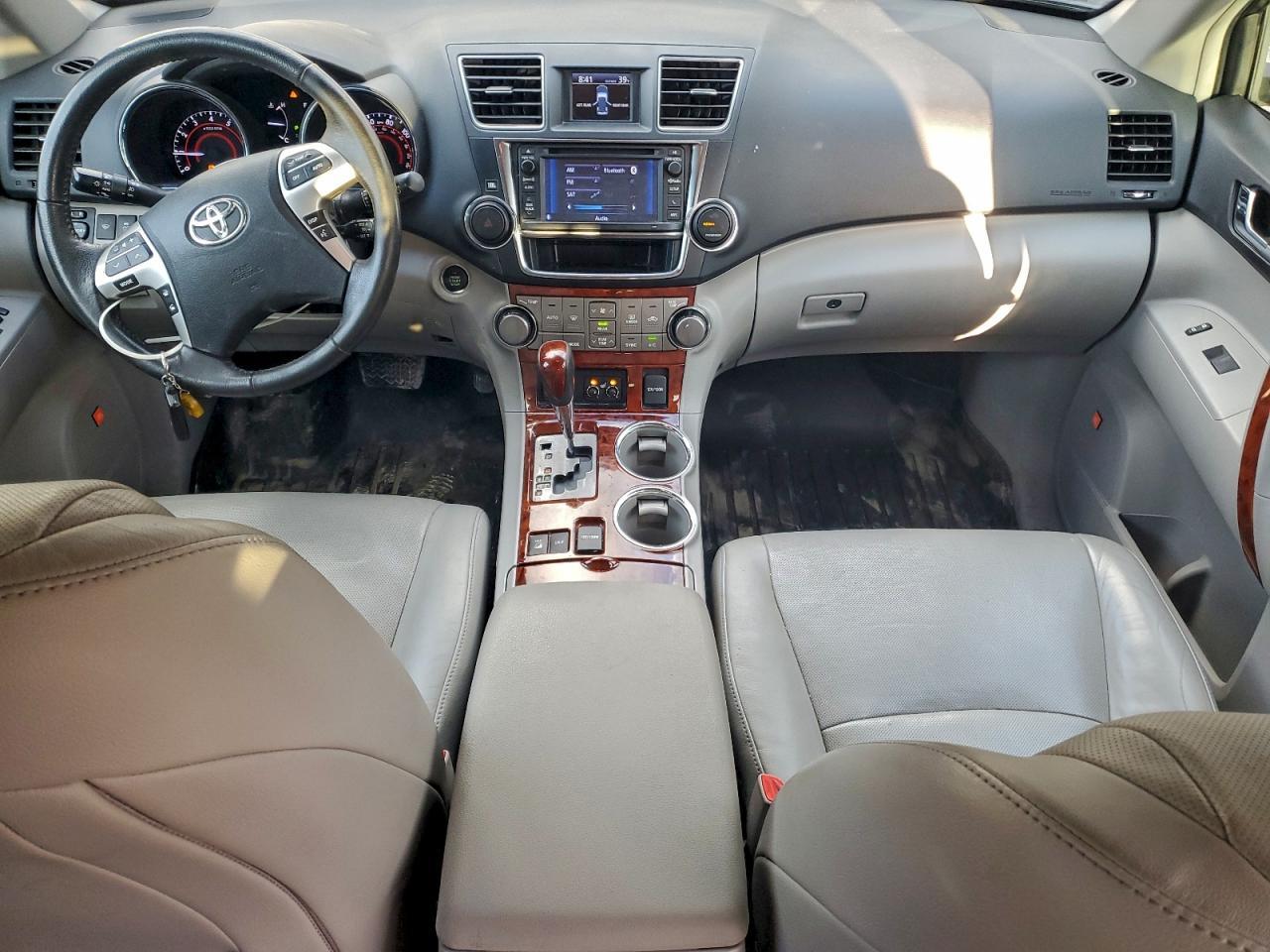 2013 TOYOTA HIGHLANDER
