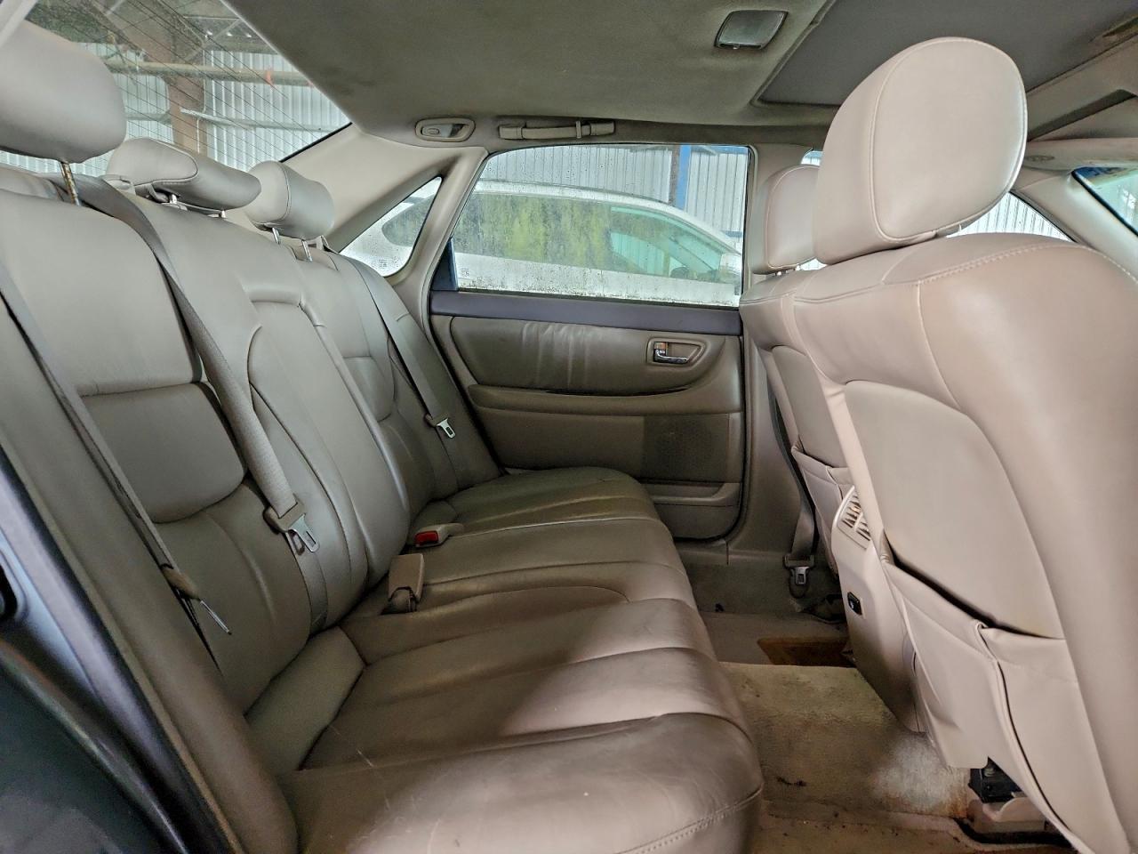 2001 TOYOTA Avalon