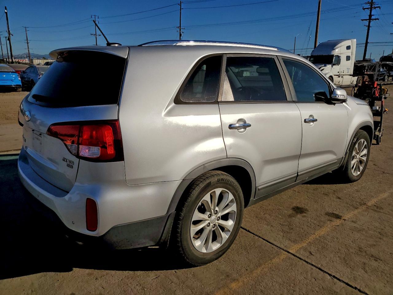 2014 KIA SORENTO