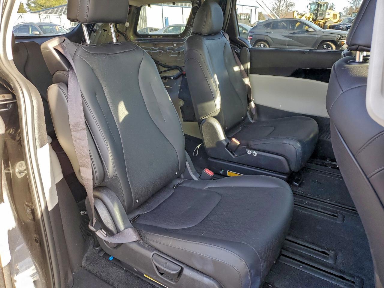 2023 KIA Carnival