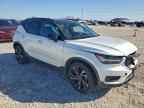 2019 VOLVO XC40