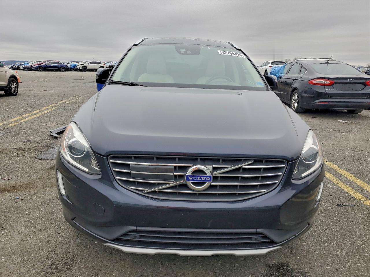 2017 VOLVO XC60