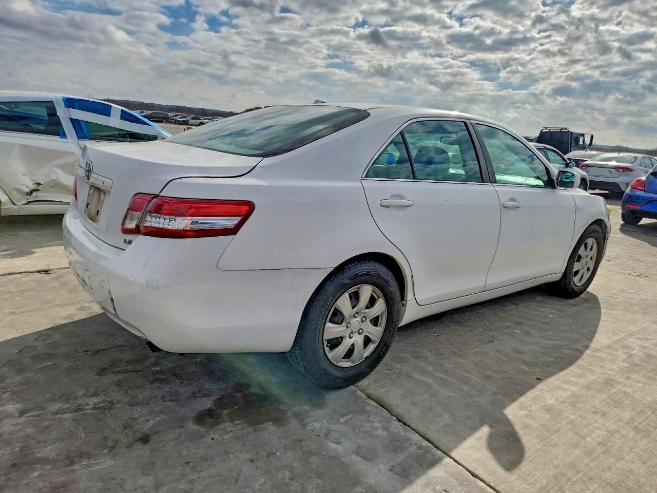 2010 TOYOTA CAMRY