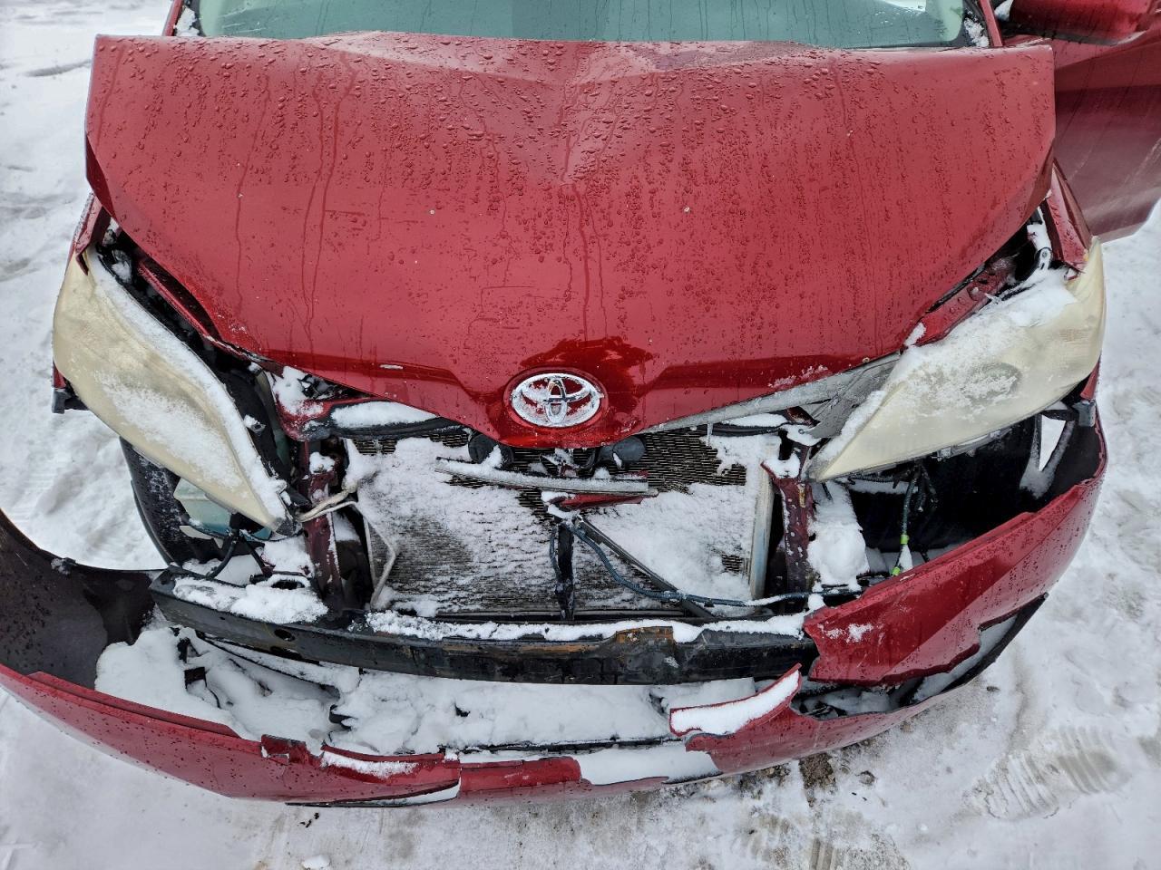 2012 TOYOTA SIENNA