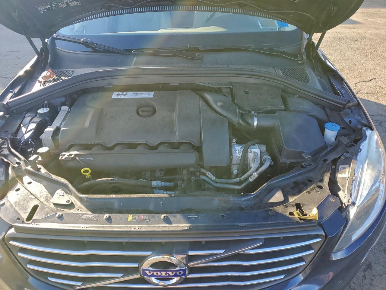 2015 VOLVO XC60
