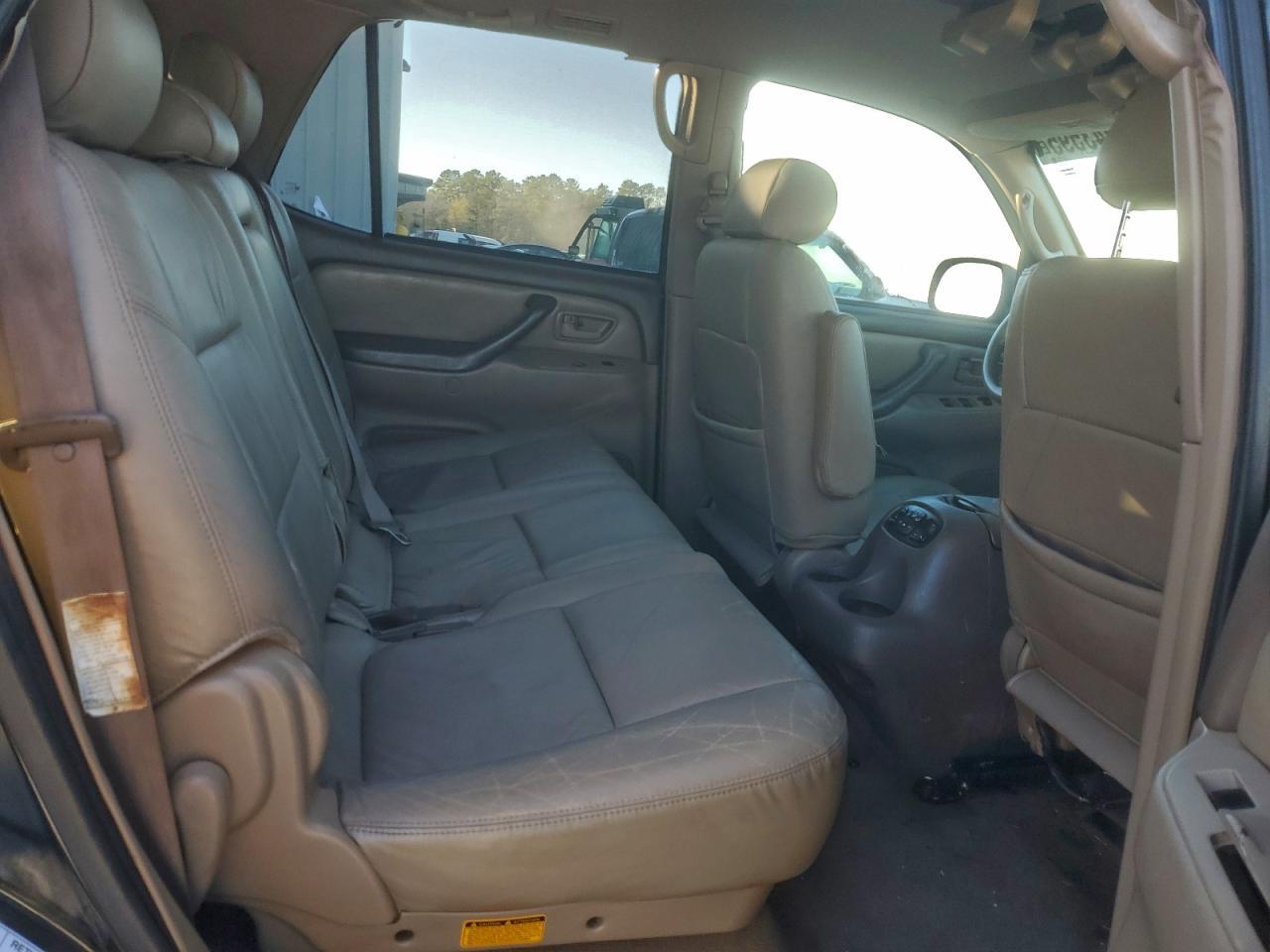 2003 TOYOTA Sequoia