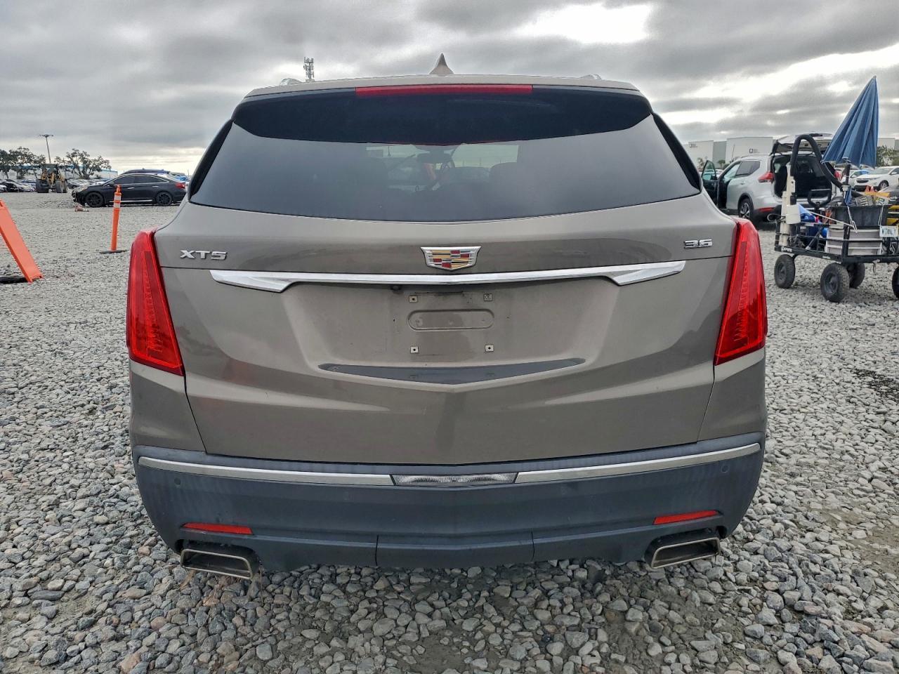 2017 CADILLAC XT5