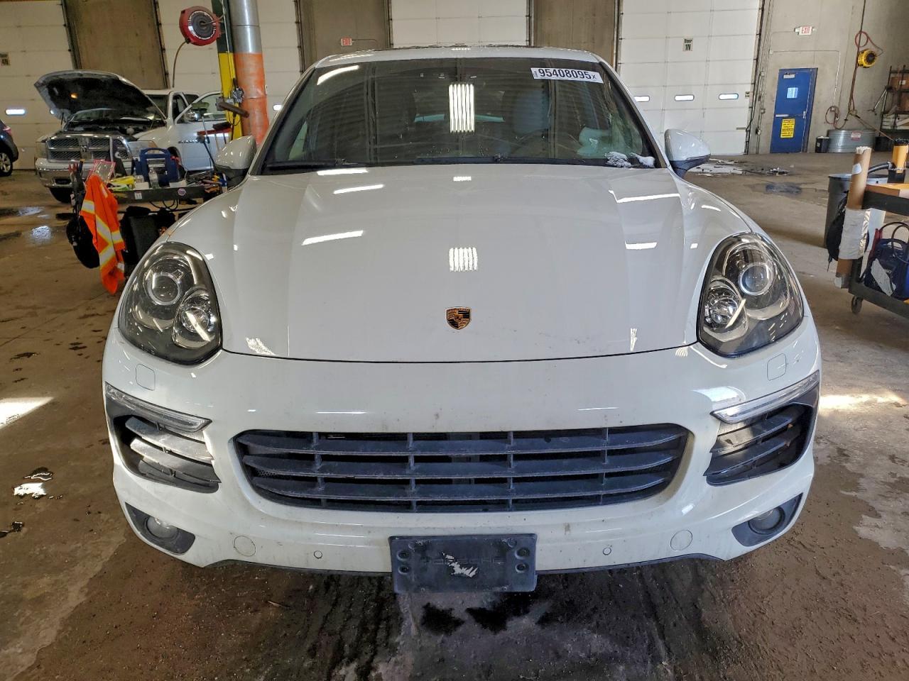 2017 PORSCHE CAYENNE