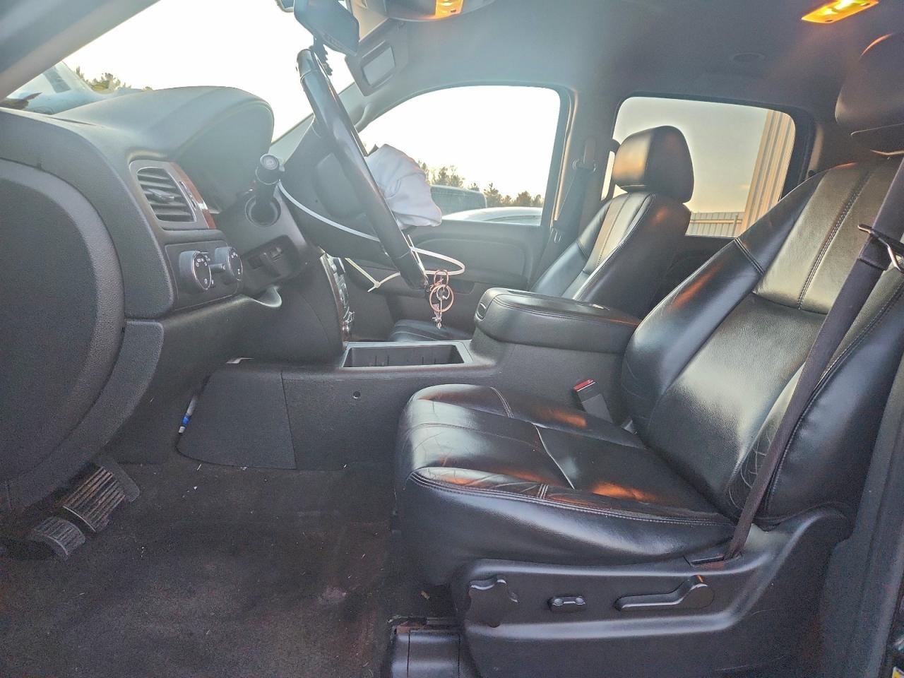 2014 CHEVROLET Suburban