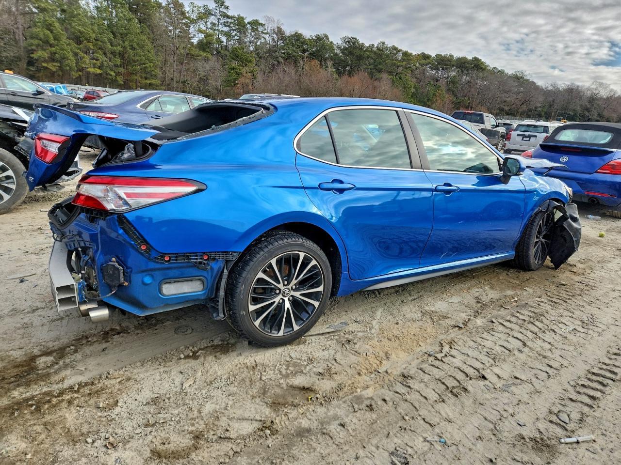 2018 TOYOTA CAMRY