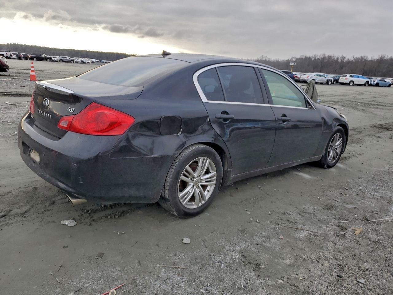 2012 INFINITI G37