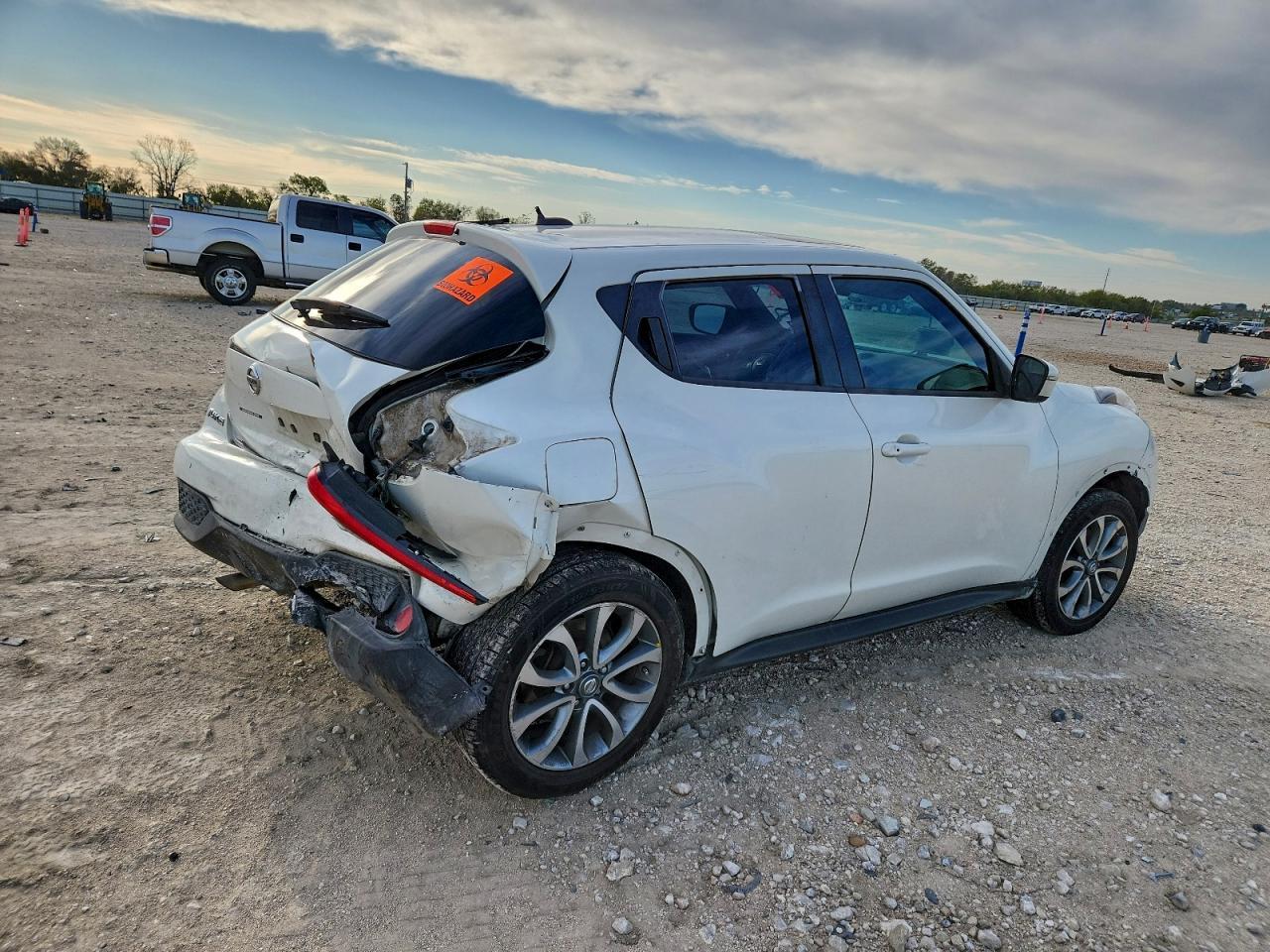 2015 NISSAN Juke