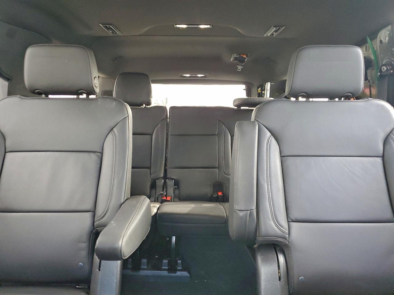 2022 CHEVROLET Suburban