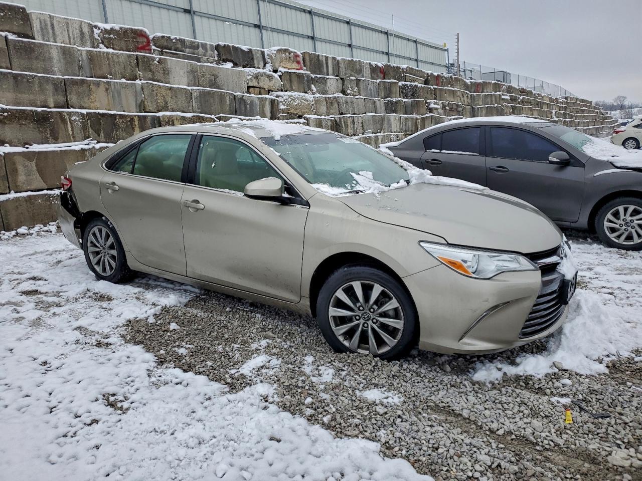 2017 TOYOTA CAMRY