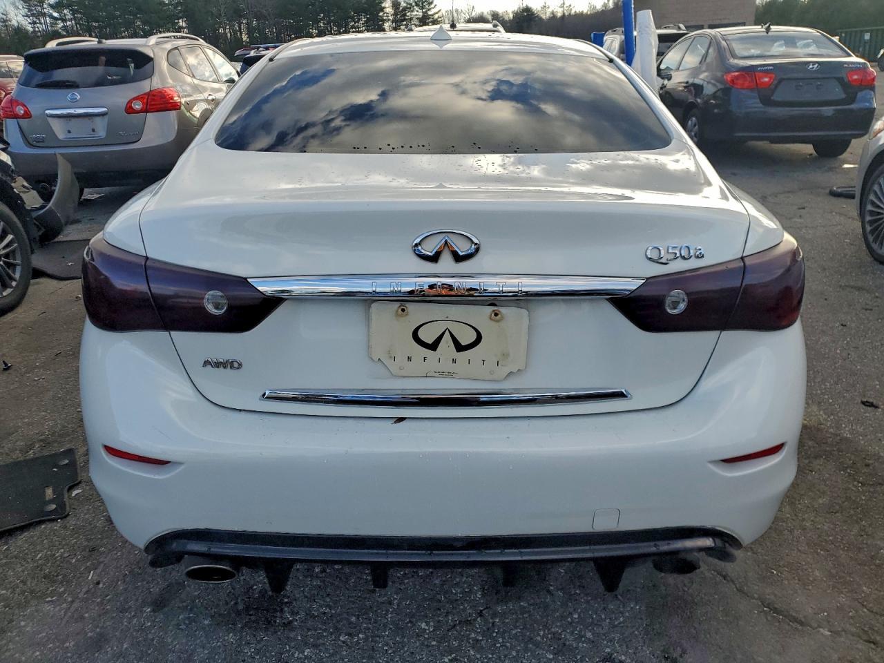 2015 INFINITI Q50