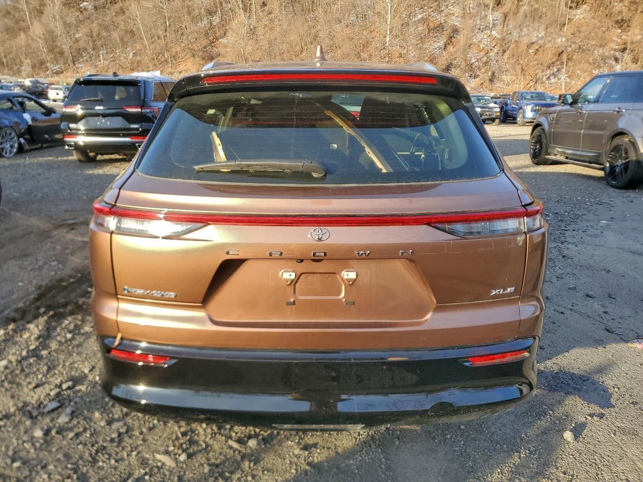 2025 TOYOTA Crown