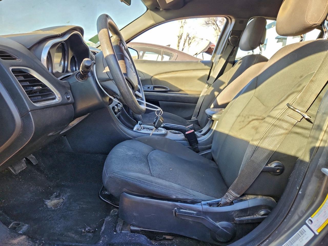 2013 DODGE Avenger
