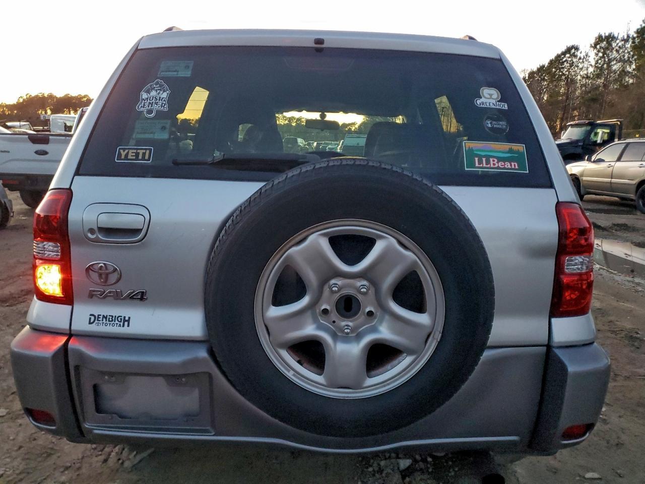 2004 TOYOTA RAV4