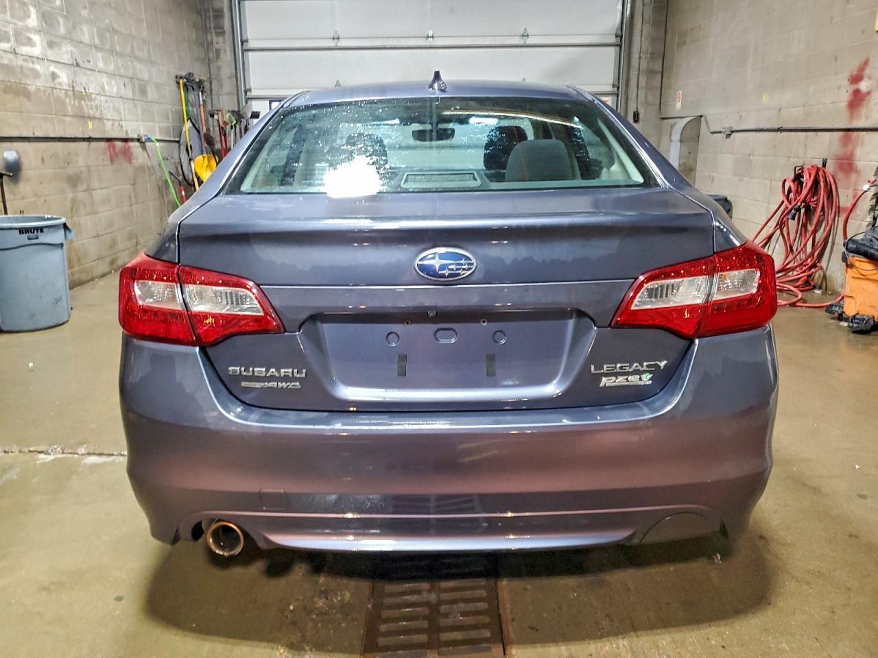 2017 SUBARU Legacy