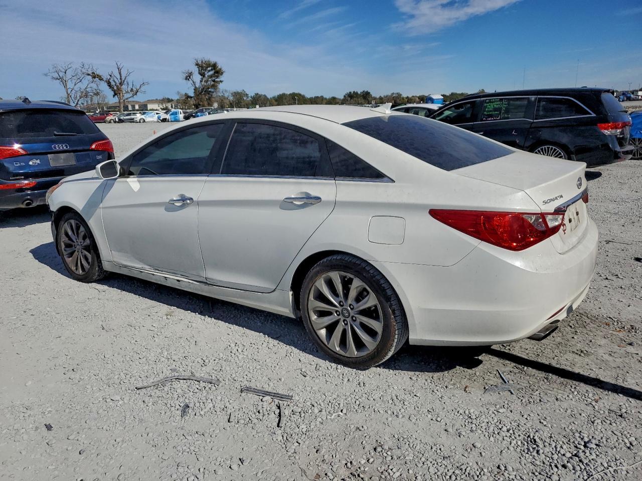 2011 HYUNDAI SONATA