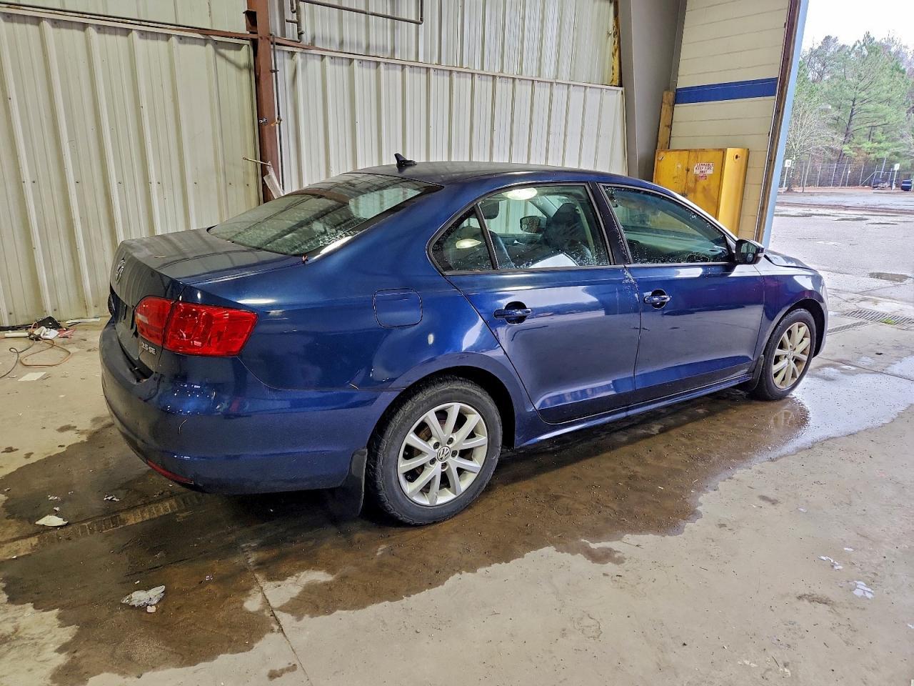 2011 VOLKSWAGEN JETTA