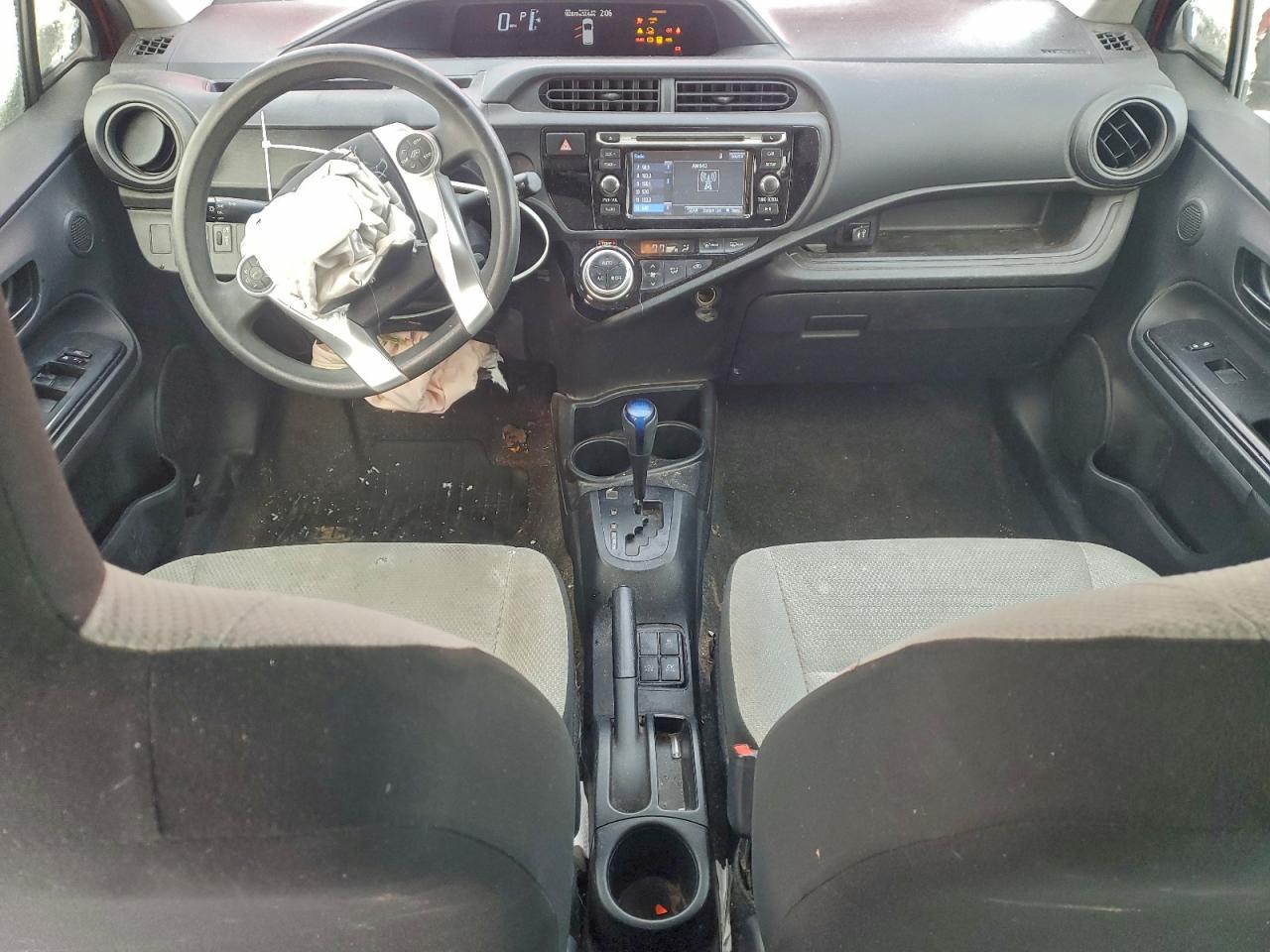 2015 TOYOTA Prius c