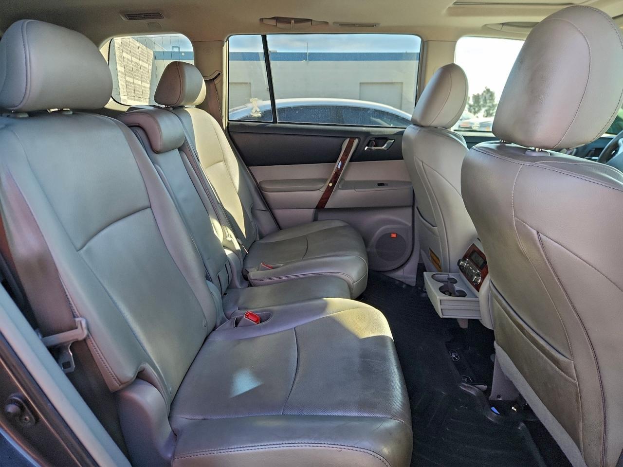 2013 TOYOTA HIGHLANDER