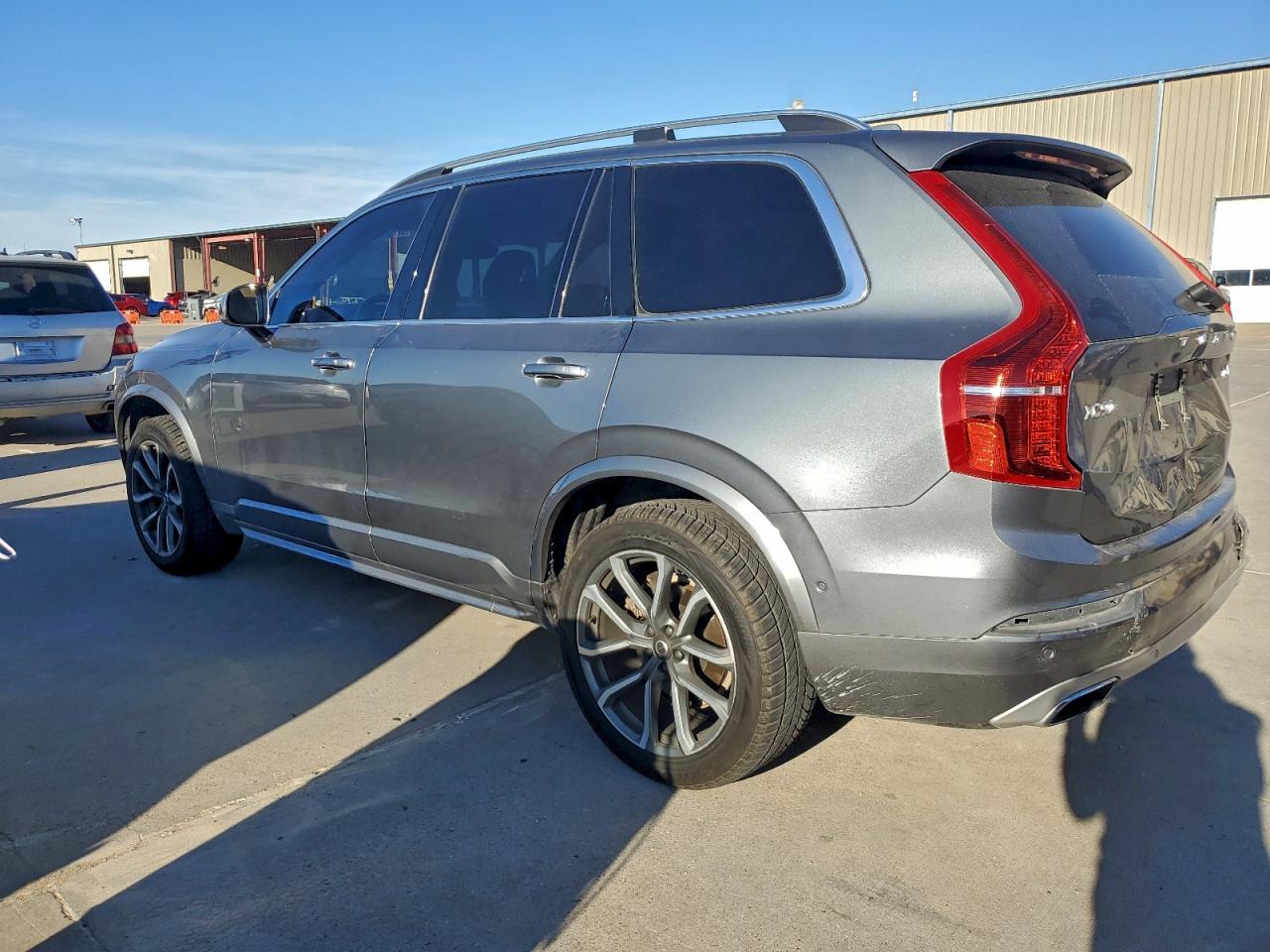 2018 VOLVO XC90