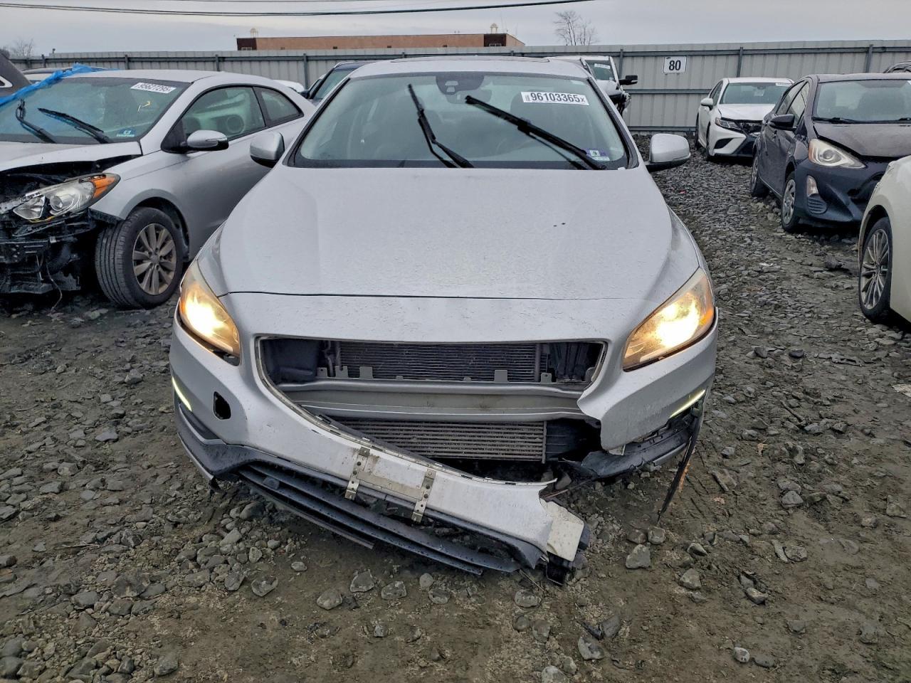 2015 VOLVO S60