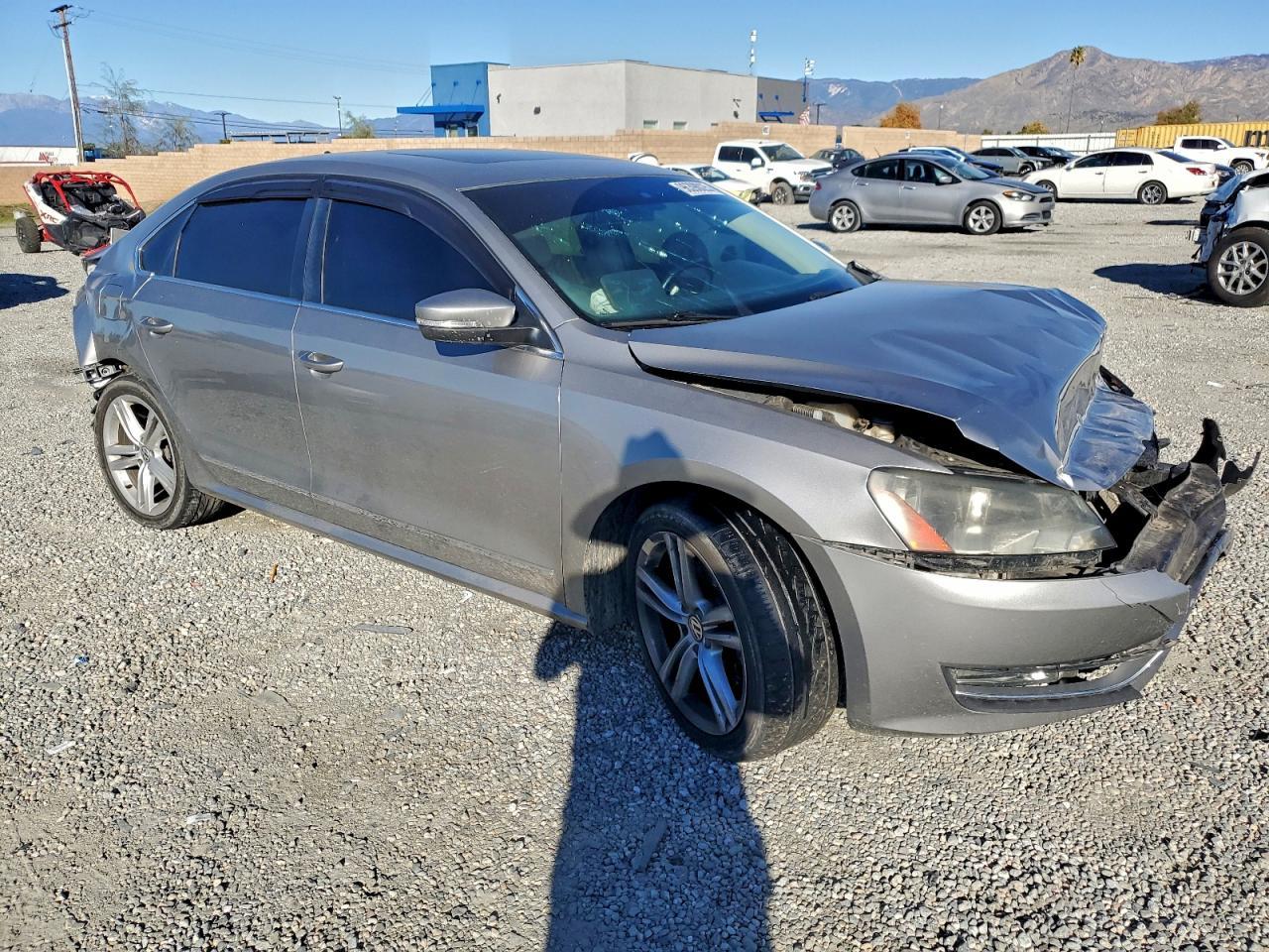 2014 VOLKSWAGEN Passat