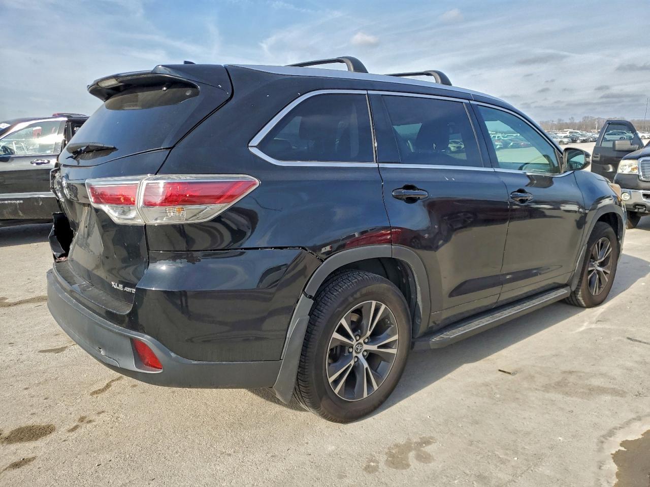 2016 TOYOTA HIGHLANDER