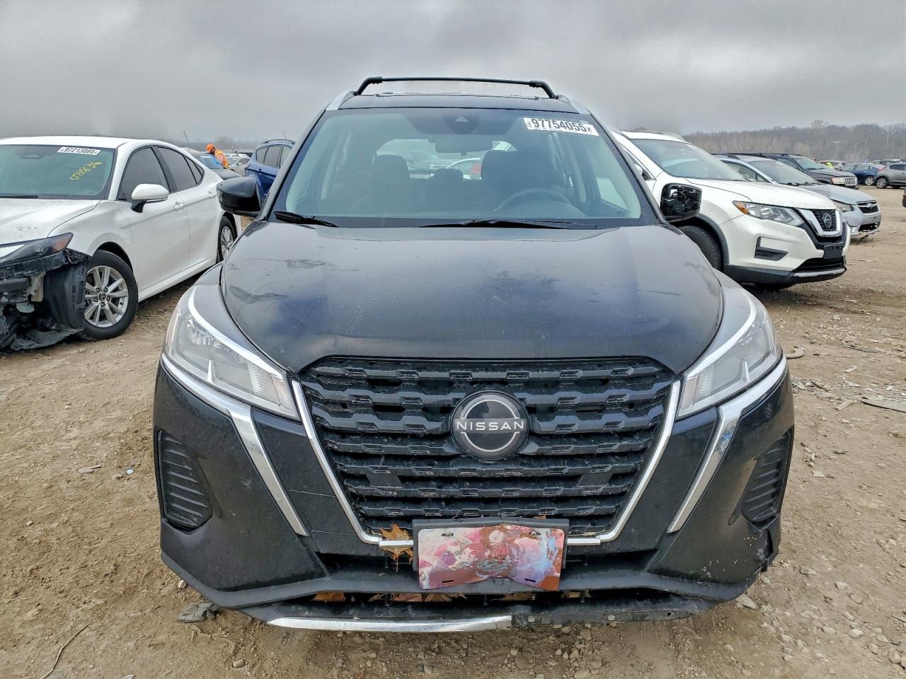2022 NISSAN KICKS