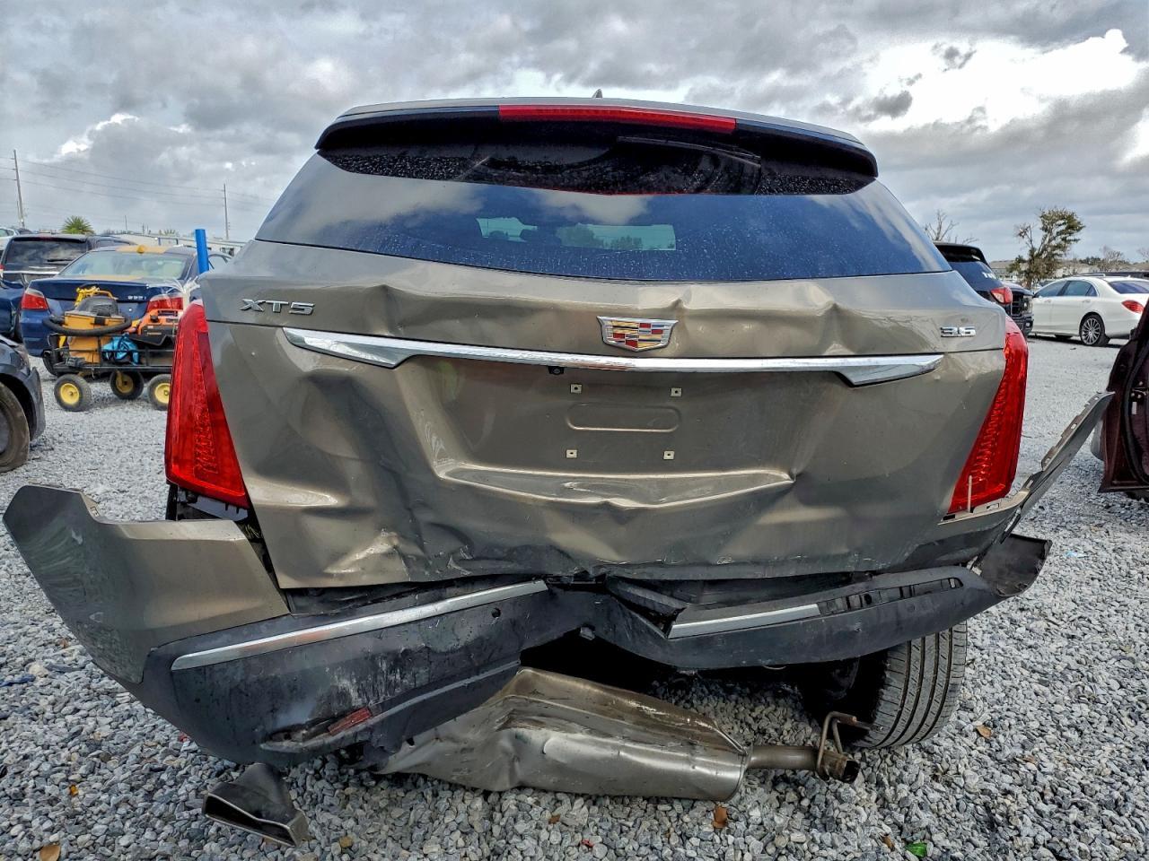 2018 CADILLAC XT5