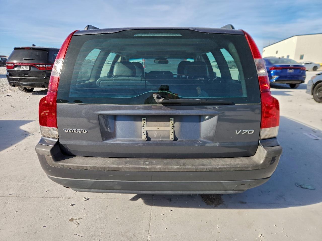 2004 VOLVO V70
