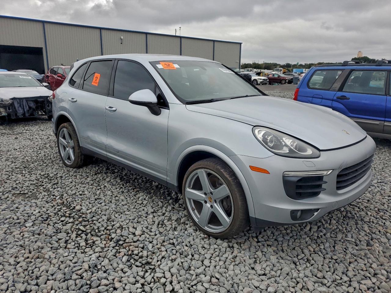 2017 PORSCHE CAYENNE