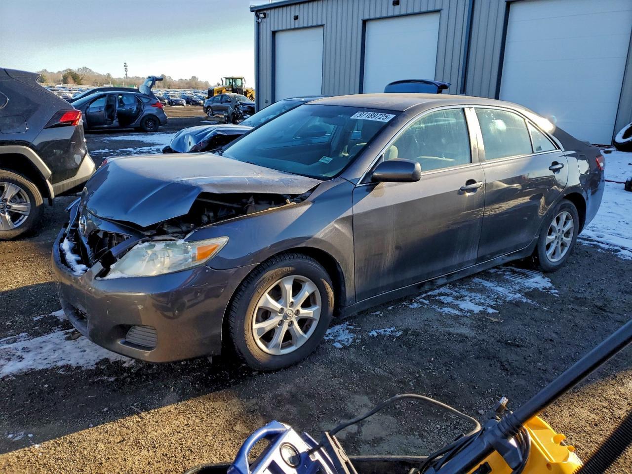 2011 TOYOTA CAMRY