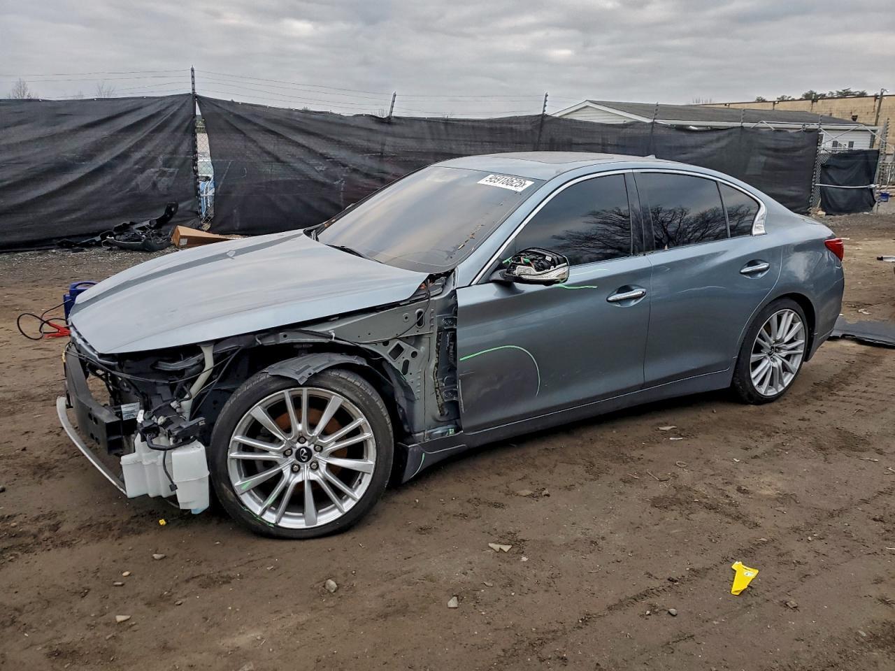 2015 INFINITI Q50