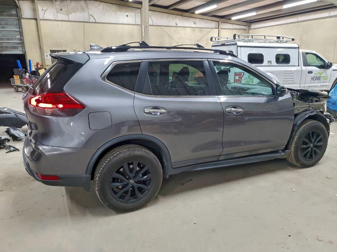 2017 NISSAN ROGUE