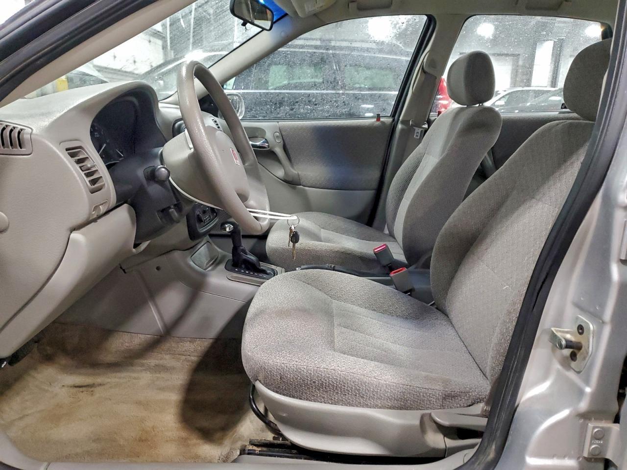 2001 SATURN L100
