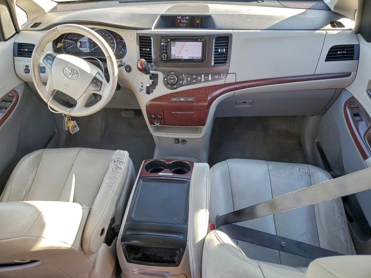 2014 TOYOTA SIENNA