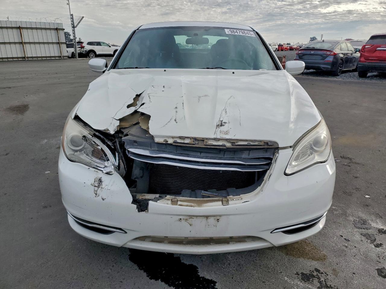 2013 CHRYSLER 200