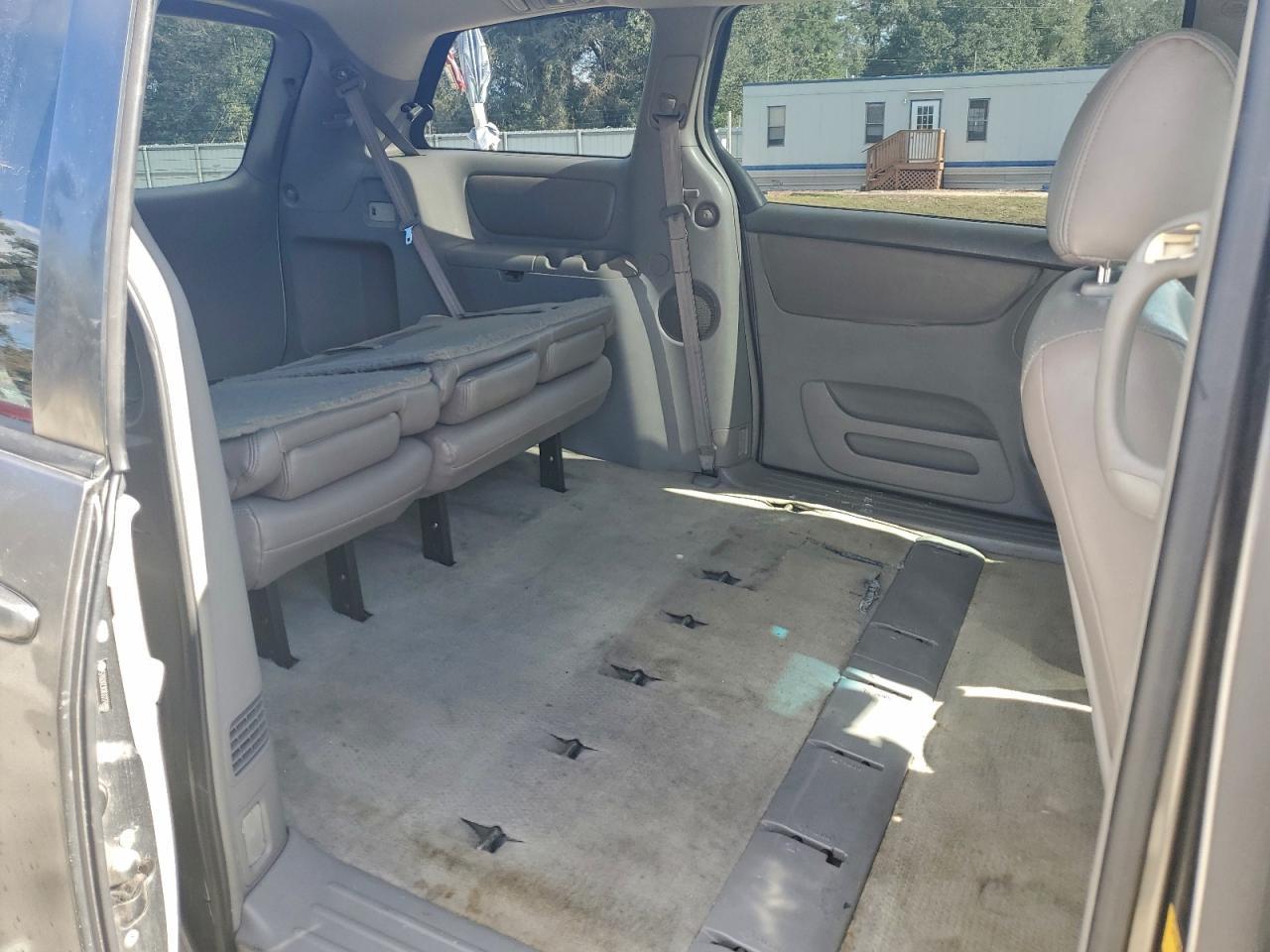 2005 TOYOTA SIENNA