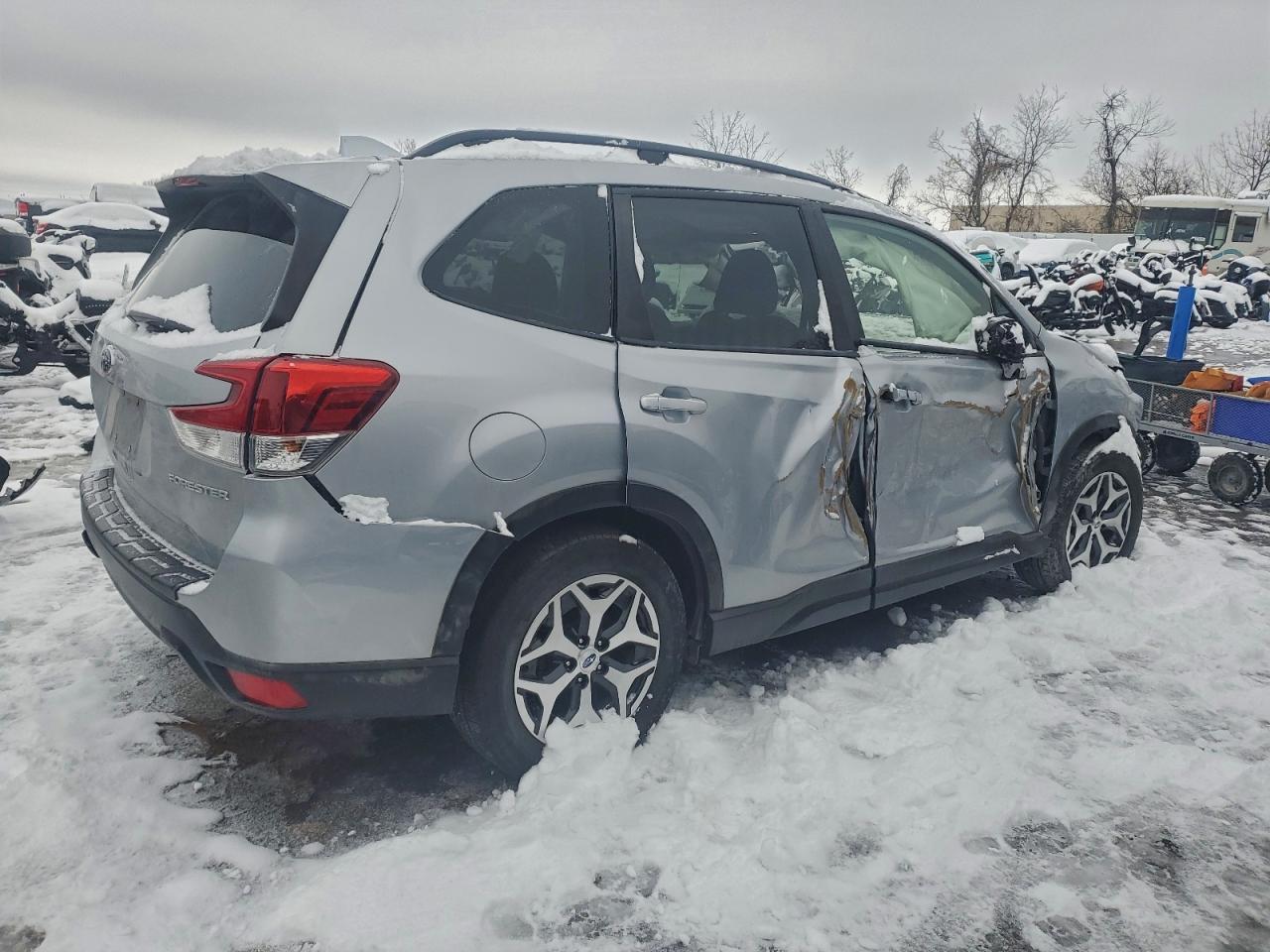 2020 SUBARU FORESTER