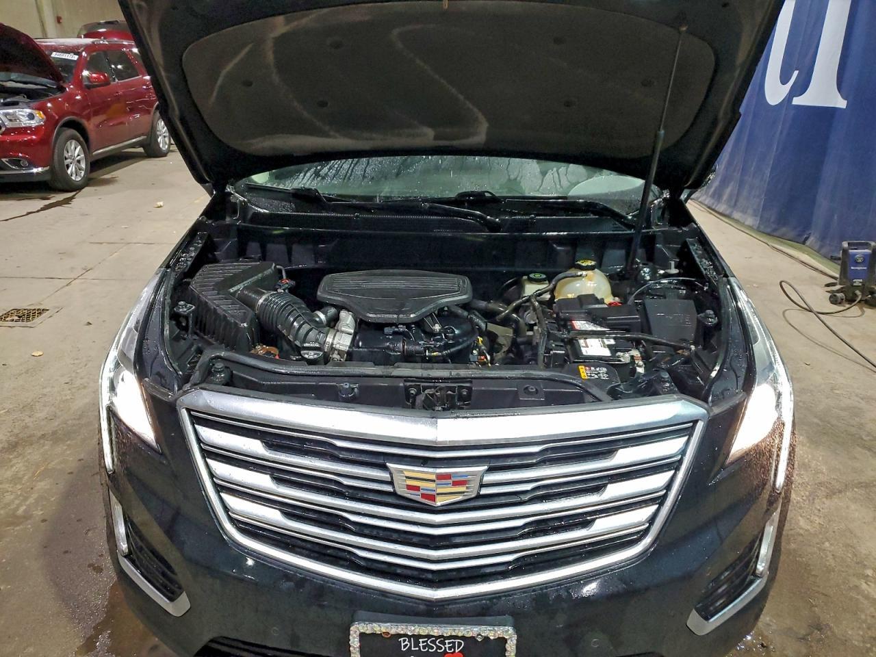 2017 CADILLAC XT5