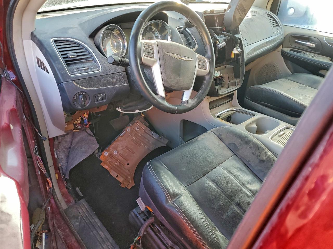 2014 CHRYSLER Town & Country